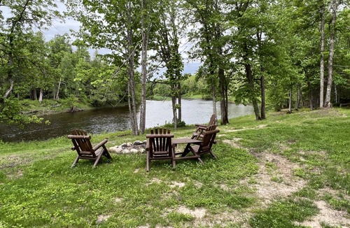 Itasca County Ski Chalet | Hand Hewn Cedar Log Home on Bigfork River in Itasca County - Effie & Bigfork MN