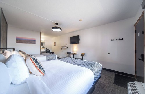 Pinnacles Entrance Badlands Hotel | Hansen Inn & Cabins, Room, Double Queen, Second Floor, No Smoking, No Pets