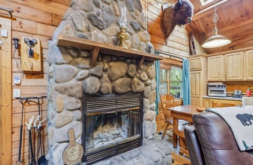 Mauston Cabin | Happy Heaven Cabin - A Paddler`s Delight!