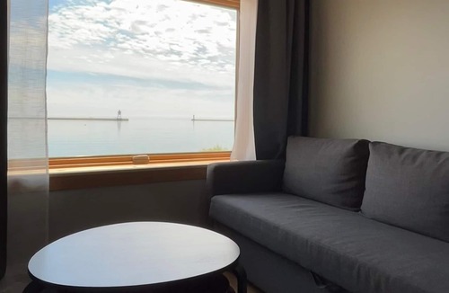 Grand Marais Hotel | Harbor Inn Self Check-in Hotel