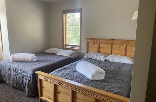 Washington Island Hotel | Harbor Inn- Waterfront room #20- Two beds