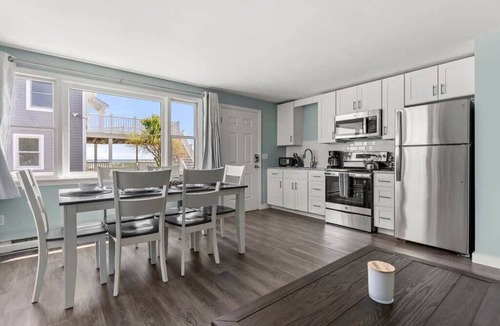 Rye Apartment | Harbor Serenity | Private Deck | Mins to Beach