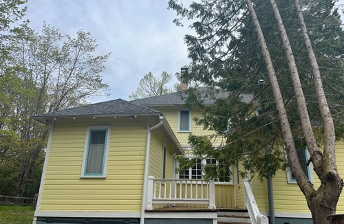 Roaring Brook Cottage | Harbor Springs 4-bedroom cottage.