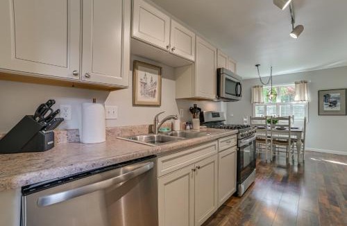 Harbor Springs House | Harbor Springs Winter Retreat ~ 6 Mi to Skiing!