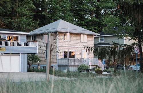 Grand Haven House | Harborside Grand Haven - Walk to Lake Michigan