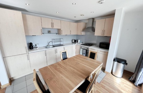 Granton Apartment | Harbour Front Apartment with free parking