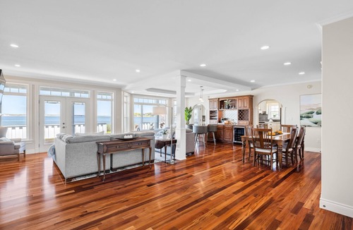 Stratford Villa | Harbour View Haven