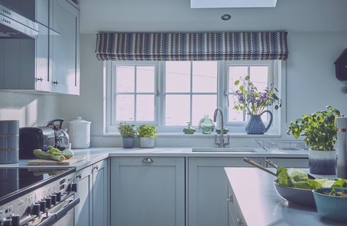 Craster Cottage | Harbourway - a pet friendly that sleeps 8 guests in 4 bedrooms