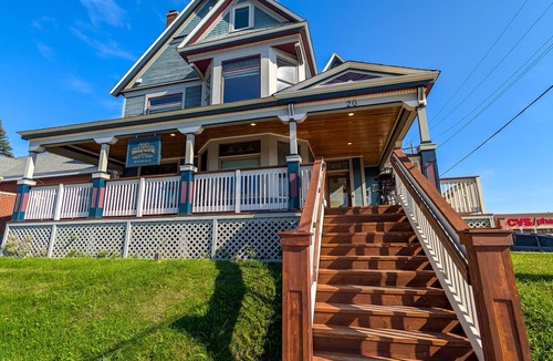 East Hillside Apartment | Harris House 1 | On Hospital Campus