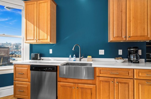 East Hillside Apartment | Harris House 3 | On Hospital Campus