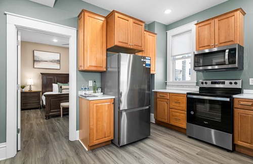 East Hillside Apartment | Harris House 4 | On Hospital Campus