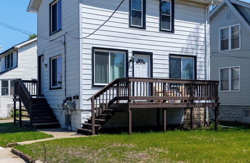 Royal Oak Apartment | Harrison Lookout — Great Royal Oak Location!