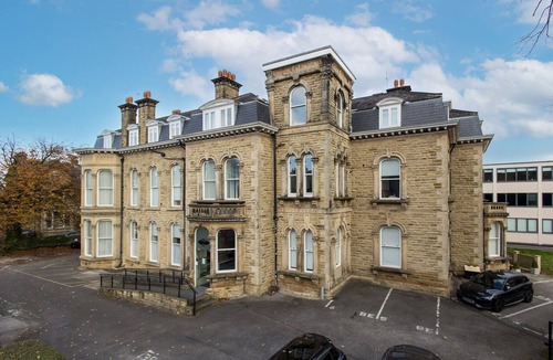 Harrogate City Centre Apartment | Harrogate Haven by Luxus