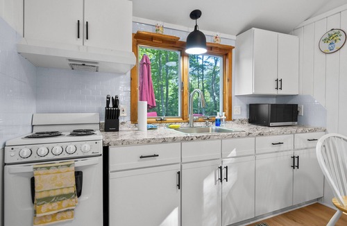 Maple City House | Have Lazy Days at Lazy Bear Landing on Glen Lake