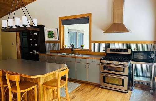 Athens House | Hawk Ridge Retreat - Athens County Getaway