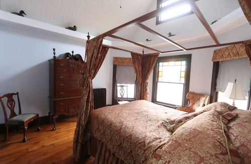 White Mills House | Hawley/Lake Wallenpaupack Area Beautiful Victorian With Hot Tub!