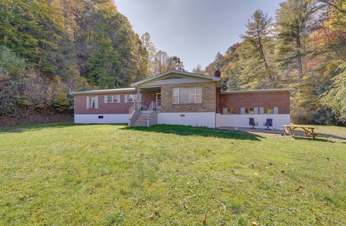 McClure House | Haysi Nature Getaway w/Fire Pit & On-Site Creek!