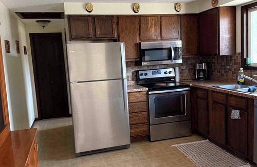 Hayward House | Hayward Riverside Rental