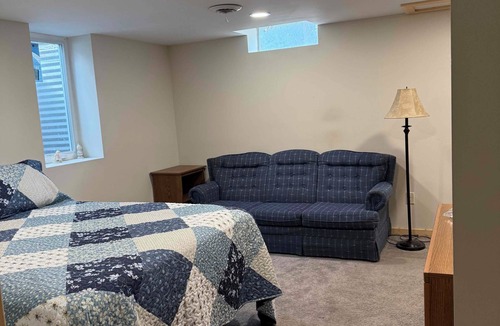Hayward House | Hayward Riverside Rental