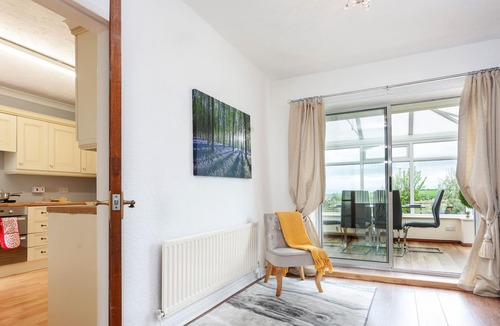 Quarrington Hill Apartment | HC Property - Vale View