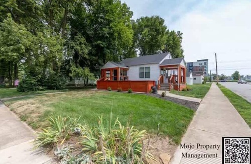 Warfleigh House | Heart of Broad Ripple! Walk to everything 3bed/2ba