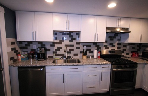 North Oakland House | Heart of Oakland w/parking by CMU, Pitt, Hospitals