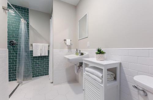 Traverse City Apartment | Heart of Traverse City AC Beach ADA Compliant Downtown