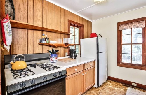 Minocqua House | Hearthwood Beach House: Lake Tomahawk PET FRIENDLY