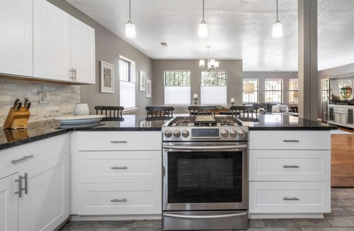 Westside House | Heated Pool and Hot Tub -Casa Bonita An Irvie Home