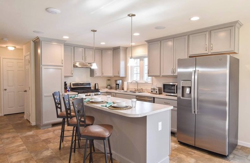 Eastham House | Heated Saltwater Pool Hot Tub!