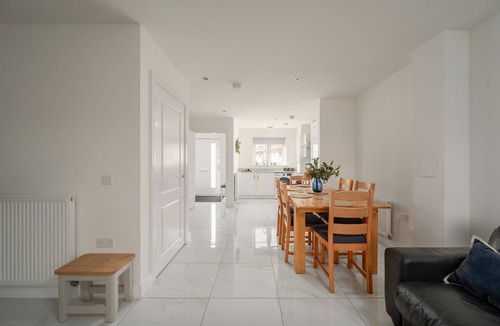Dalkeith House | Heather Way Cosy 4 Bedroom House - Mayfield, Dalkeith