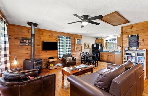Beattyville Cabin | Heavenly Hideaway- Hot Tub, Firepit, Covered Patio, WiFi