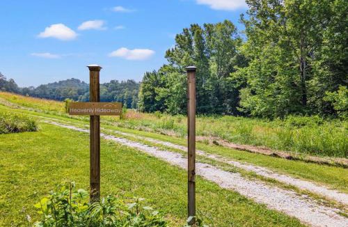 Beattyville House | Heavenly Hideaway- Hot Tub, Firepit, Covered Patio