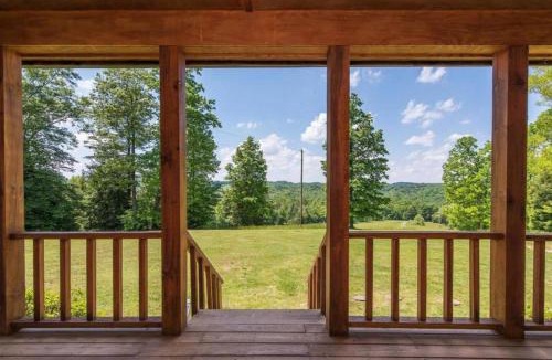 Beattyville House | Heavenly Hideaway- Hot Tub, Firepit, Covered Patio