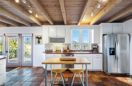 Northeast Santa Fe House | Heavenly Mountain Views-Close to Plaza, Hot tub, Ski & Pickleball, Upscale home