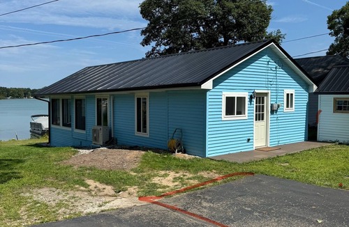 Reading House | Hemlock Lake House - Close to Hillsdale College
