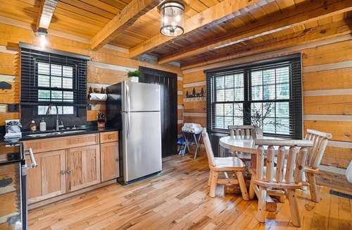 Logan Cabin | Hemlock Log Cabin on 5 Secluded Acres