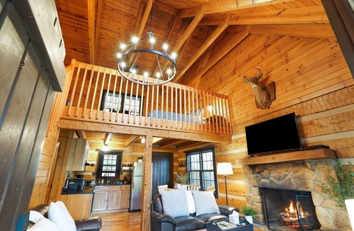 Logan Cabin | Hemlock Log Cabin on 5 Secluded Acres