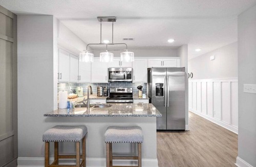 Clarksville House | Henry Place Boulevard