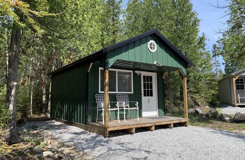 Drummond Island House | Henry's Cabin - Johnswood Off Grid Cabins on Drummond Island