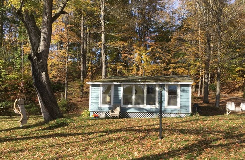 Bradford Cottage | Heron Hideaway: Lamoka Cottage w/Private 3/4 Acre Lot, 135' Flat Lakefront