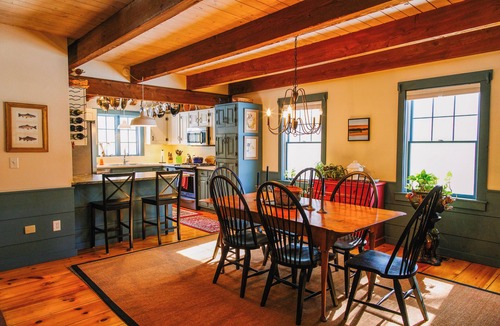 Brunswick House | Heron's Perch Beautiful Pondside Home with Screened Porch