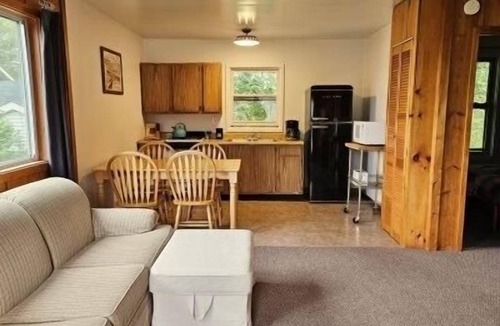 Hessel Cabin | Hessel Bay Cabin #5: Lake Huron waterfront cabin sleeps 4.