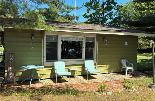 Skidway Lake Cabin | Hewey Lake Hideaway - Add-On Cabin - Leland