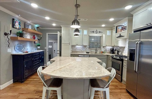 Amarillo House | Hibiscus House Centrally Located In Amarillo