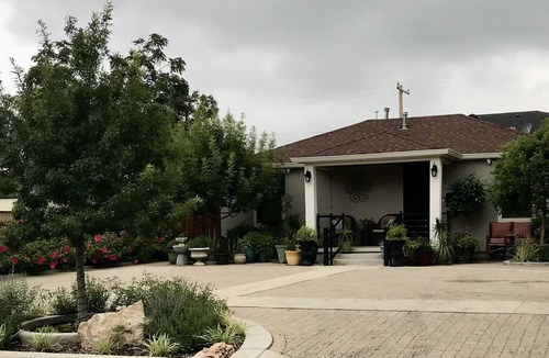 Amarillo House | Hibiscus House Centrally Located In Amarillo