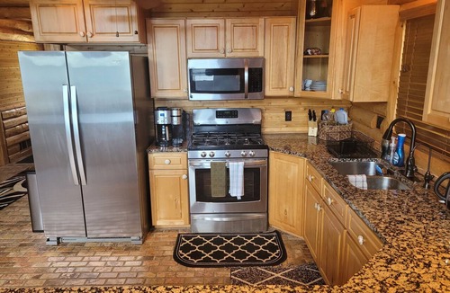 Oscoda House | Hidden Cove - Beauty on the Lake for Family-Friendly Fun!