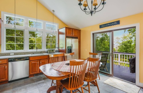 Pleasant Point House | Hidden Hollow Cottage | 75 Yards To Blackfish Creek