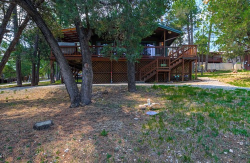 Ruidoso Cabin | Hidden Treasure | Strike Gold w/Hot Tub Nights, Cozy Cabin Charm & Pet Friendly