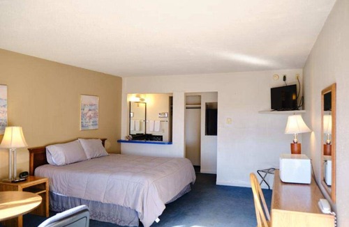 Rocky Ford Hotel | High Chaparral Inn